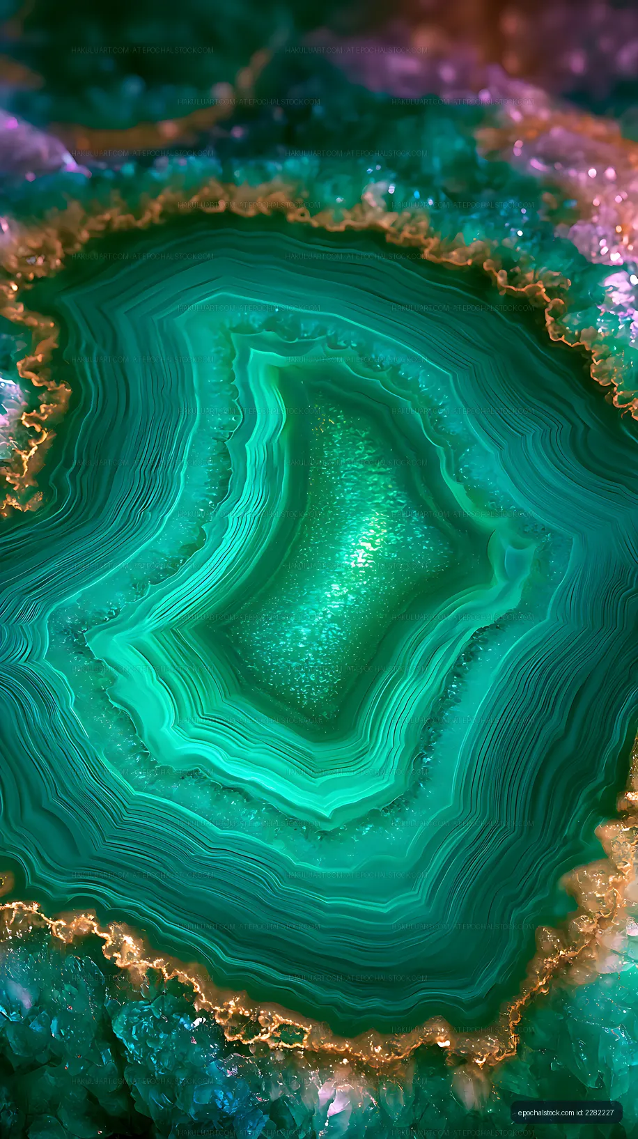 Turquoise agate with concentric crystalline layers
